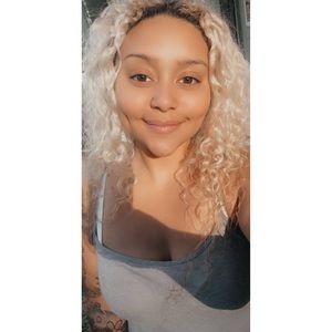 Meet your Posher, Michele